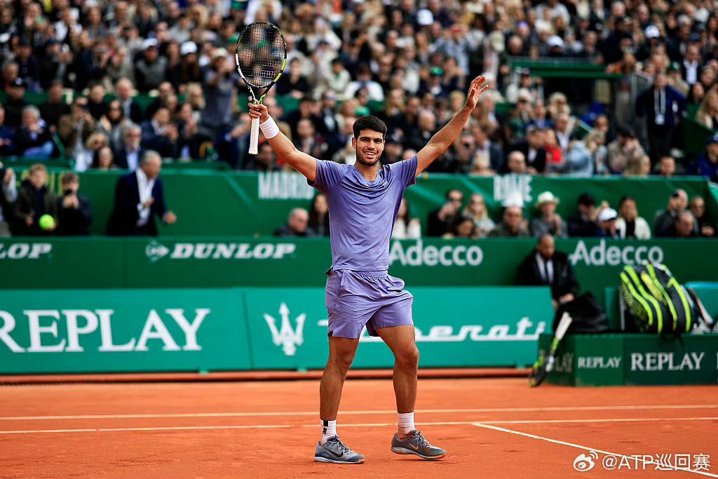 星空体育官网入口包含德约科维奇重返赛场，败北首场状态出色，日本队观众沸腾！的词条